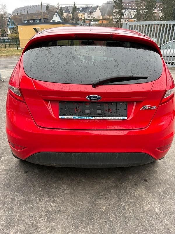 Gebraucht Ford Fiesta 60 PS (44 kW) 2009 Rot Kleinwagen