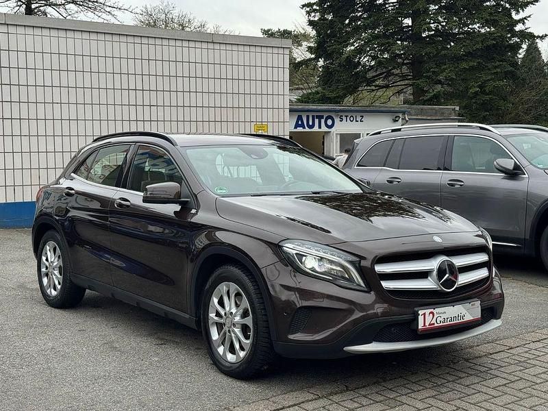 Gebraucht Mercedes GLA200 136 PS (100 kW) 2014 Braun SUV