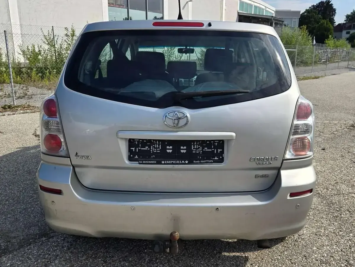 Gebraucht Toyota Corolla Verso 136 PS (100 kW) 2007 Silver metallic Van / Kleinbus