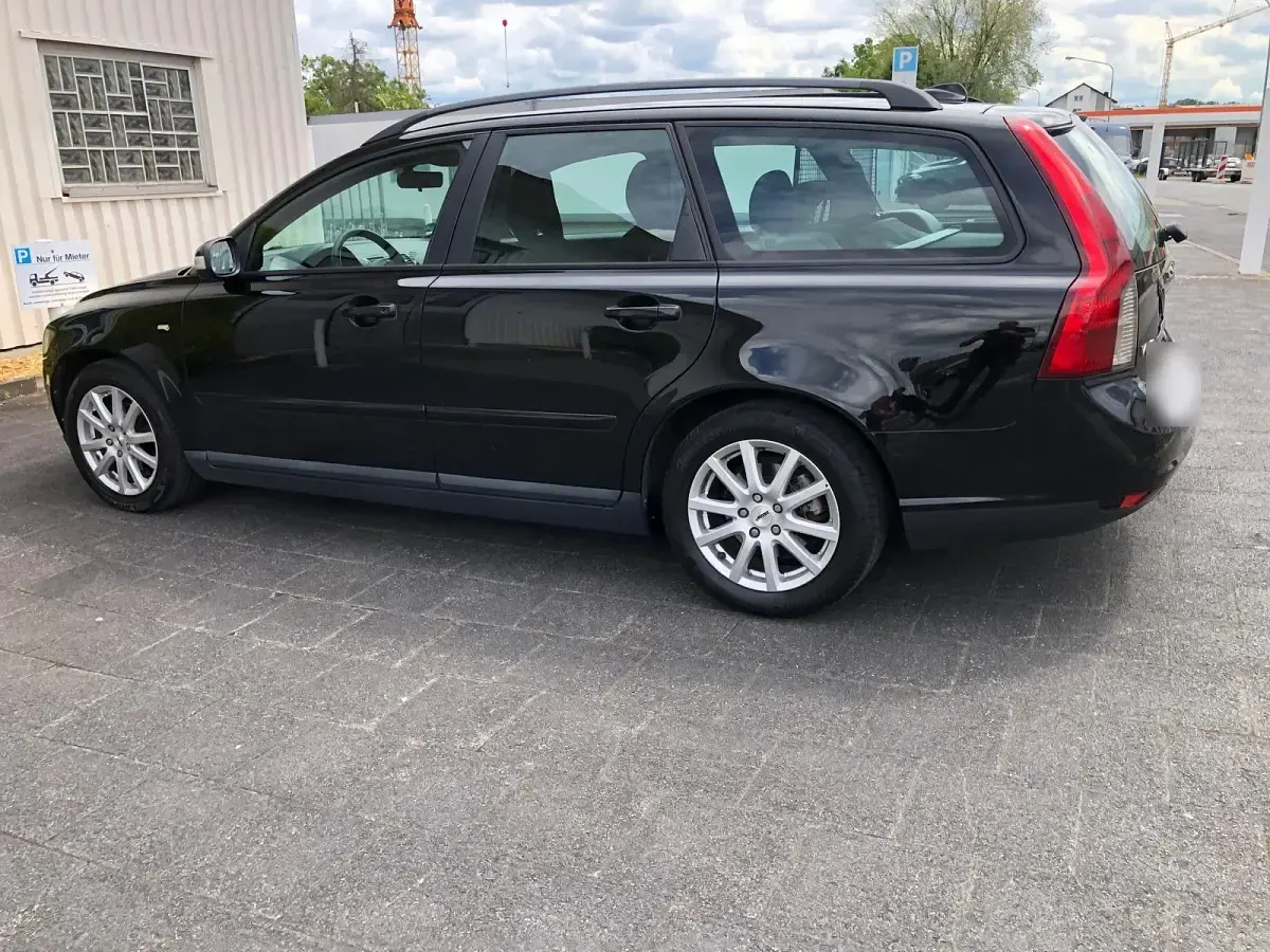 Gebraucht Volvo V50 109 PS (80 kW) 2009 Schwarz Kombi