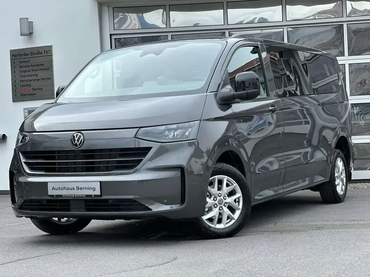 Neu VW Caravelle Life 150 PS (110 kW) 2026 Graphite dust metallic Van