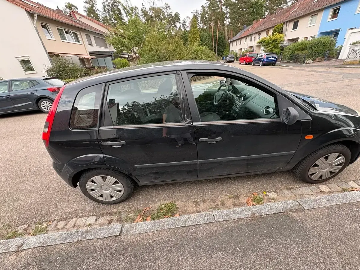 Gebraucht Ford Fiesta 60 PS (44 kW) 2005 Schwarz Kleinwagen