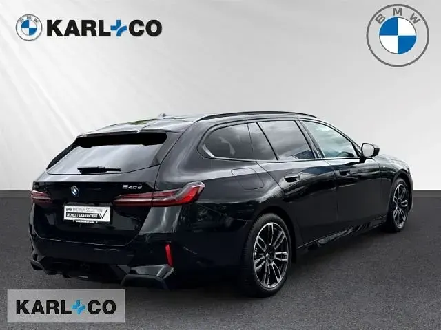 Gebraucht BMW 540 Performance 303 PS (222 kW) 2025 Schwarz Kombi