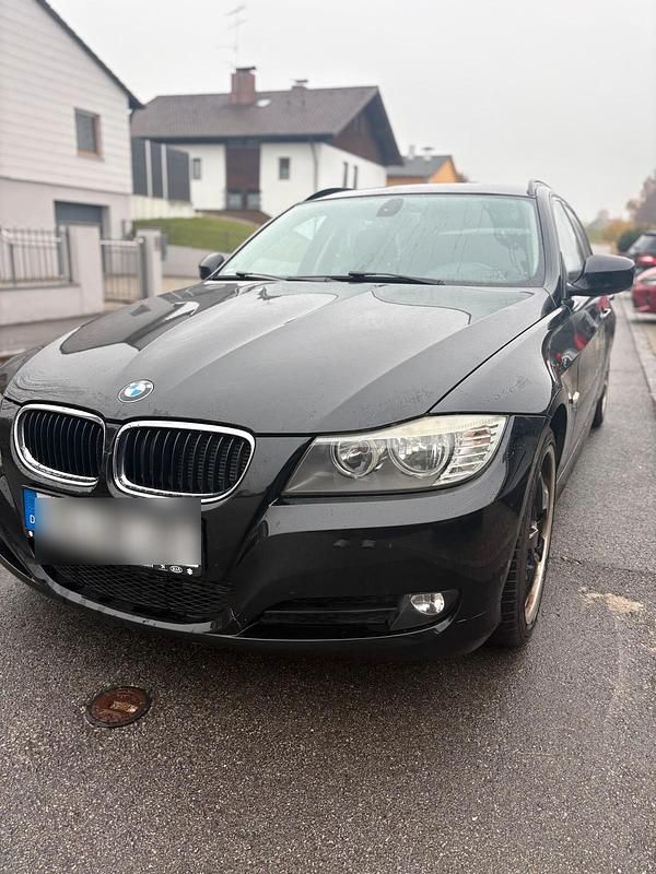 Schwarz Gebraucht 2010 BMW 320 Kombi | 4.200 € (Guter Preis) - Bild 1/4