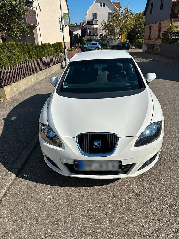 Usata Seat Leon 105 CV (77 kW) 2010 Bianco Utilitaria