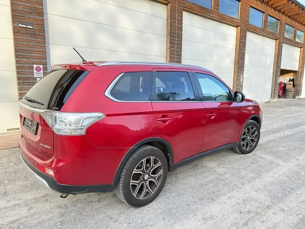 Gebraucht Mitsubishi Outlander Invite 150 PS (110 kW) 2014 Rot SUV