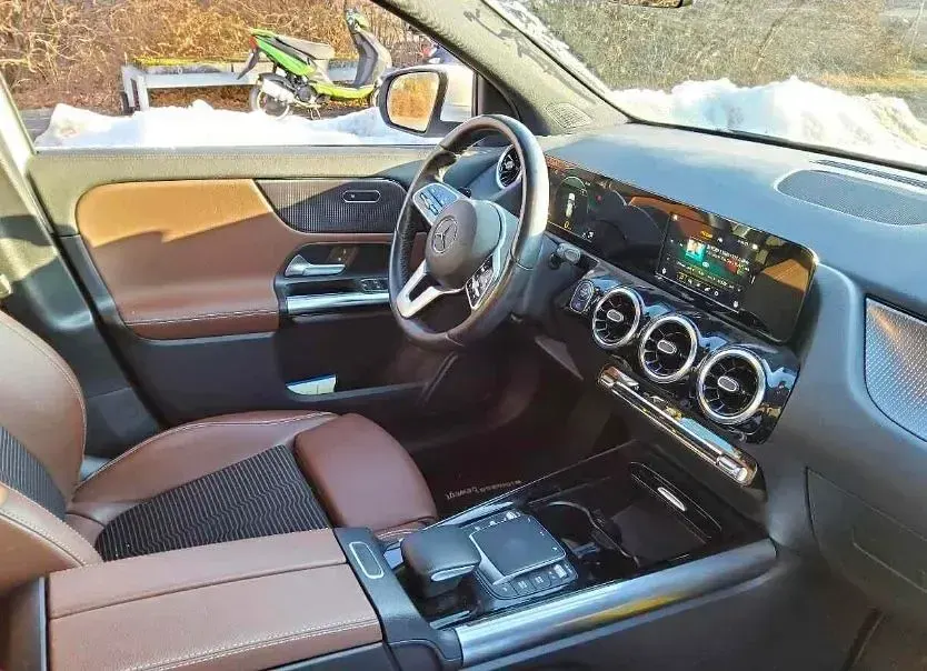 Second-hand Mercedes GLA200 Progressive 150 CP (110 kW) 2020 Alb SUV