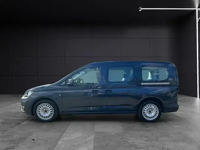 Używany VW Caddy 122 KM (89 kW) 2022 Niebieski Minivan