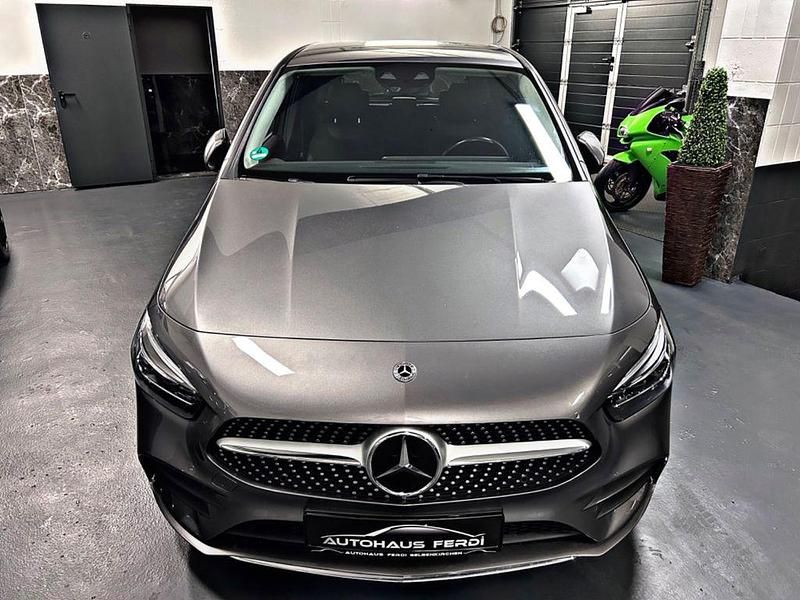 Gebraucht Mercedes B220 AMG line 190 PS (139 kW) 2020 Grau Van / Kleinbus