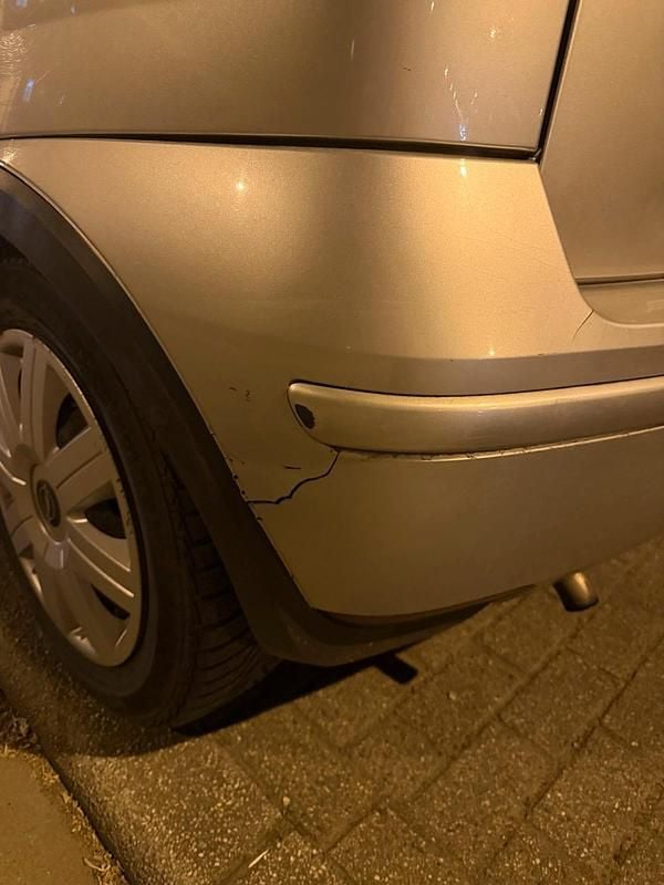 Second-hand Opel Corsa 58 CP (42 kW) 2006 Argintiu Hatchback