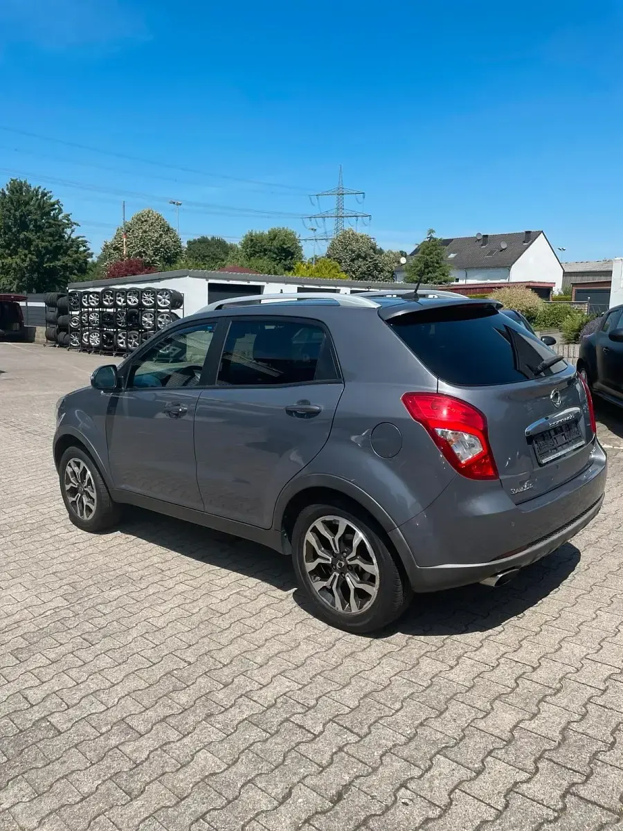 Gebraucht SsangYong Korando 150 PS (110 kW) 2016 Grau SUV