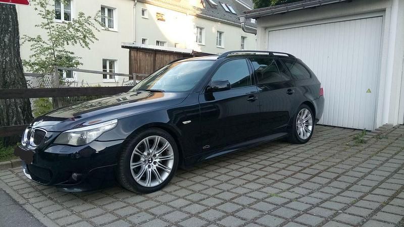 Schwarz Gebraucht 2007 BMW 523 M Sport Kombi | 5.523 € (Fairer Preis) - Bild 1/4