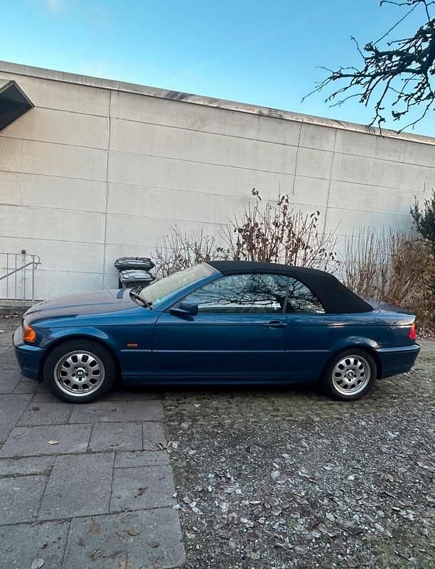 Gebraucht BMW 318 Cabriolet 143 PS (105 kW) 2002 Blau Cabrio