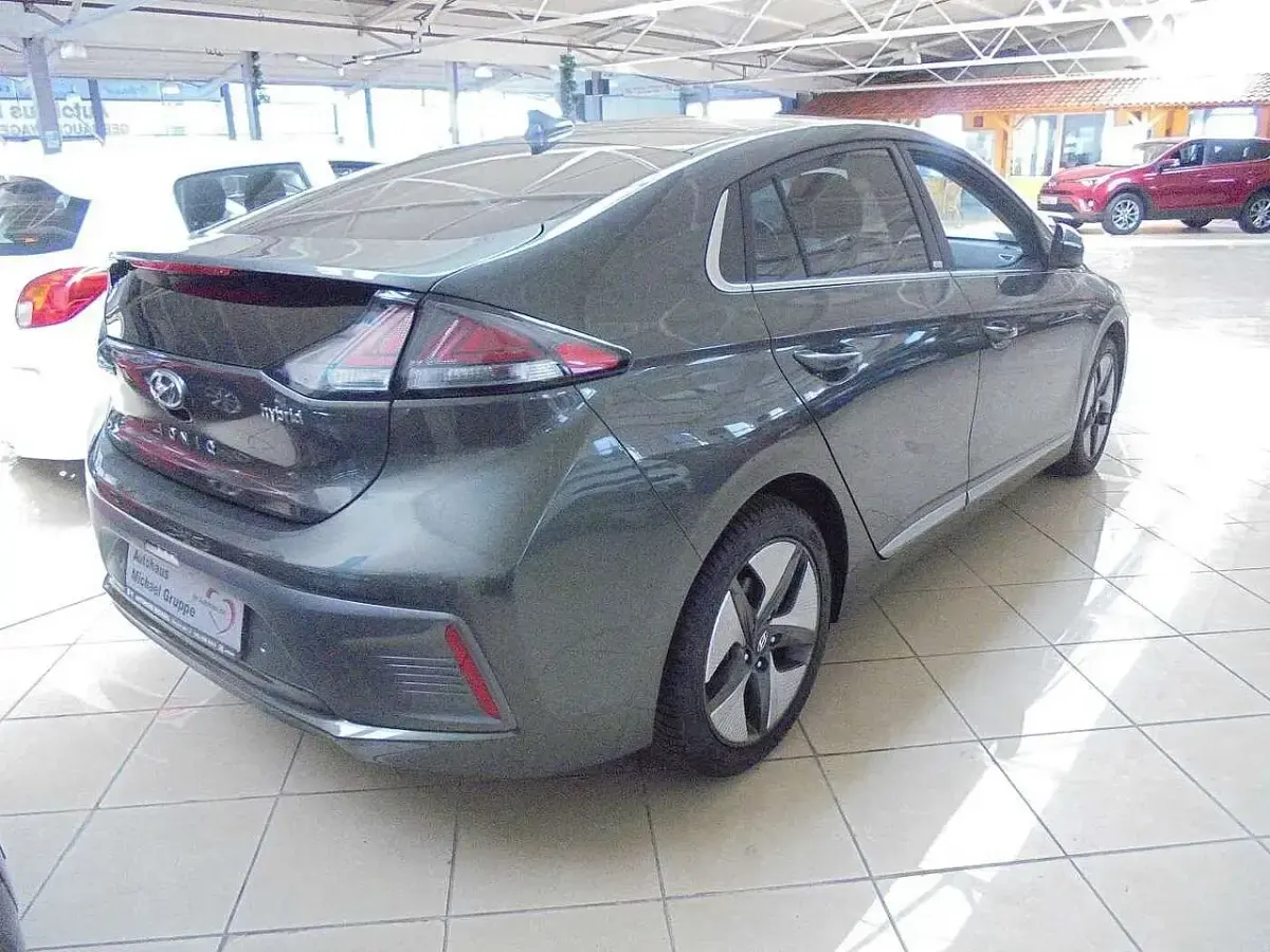 Gebraucht Hyundai Ioniq Style 105 PS (77 kW) 2021 Grau Kleinwagen