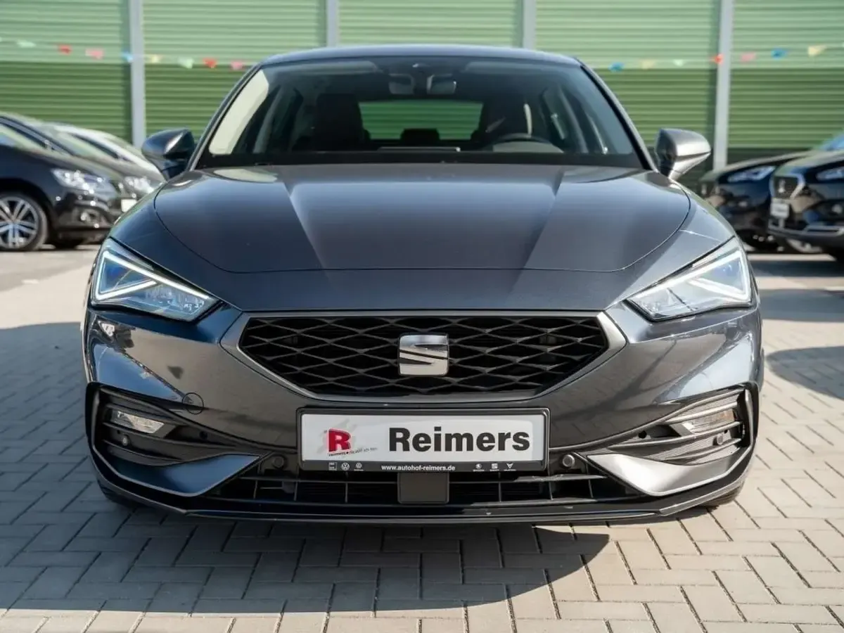 Gebraucht Seat Leon FR 150 PS (110 kW) 2024 Magnetic grau metallic Limousine