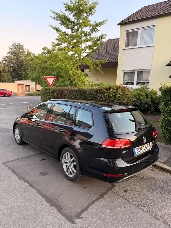 Gebraucht VW Golf VII Comfortline 150 PS (110 kW) 2018 Schwarz Kombi