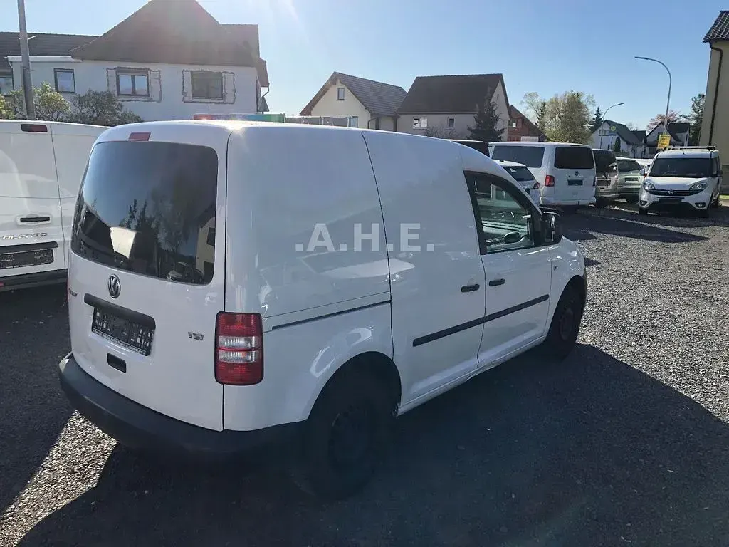 Second-hand VW Caddy 86 CP (63 kW) 2011 Alb Monovolum