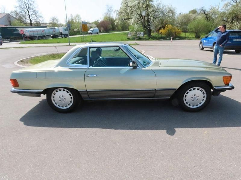 Gebraucht Mercedes SL500 231 PS (169 kW) 1982 Grün Cabrio