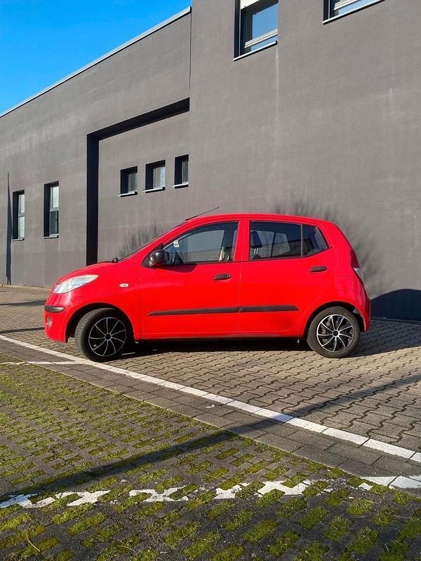 Gebraucht Hyundai i10 67 PS (49 kW) 2009 Rot Kleinwagen