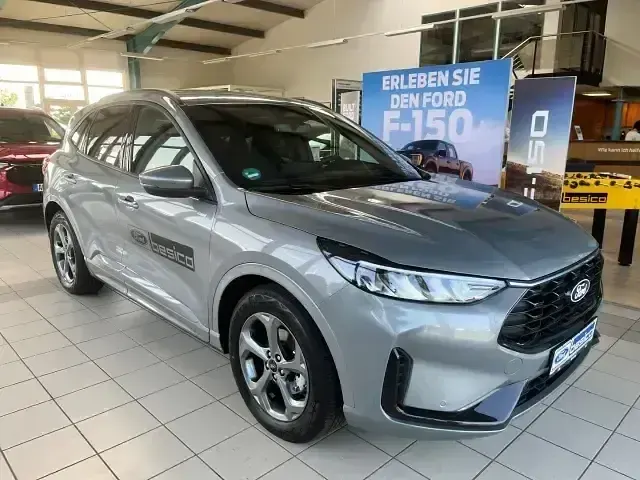 Używany Ford Kuga ST-Line 180 KM (132 kW) 2024 Srebrny SUV