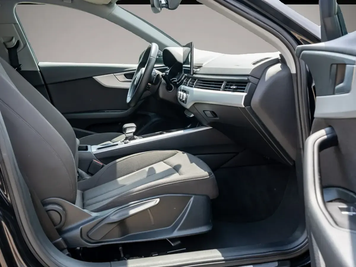 Gebraucht Audi A4 Business 150 PS (110 kW) 2022 Schwarz