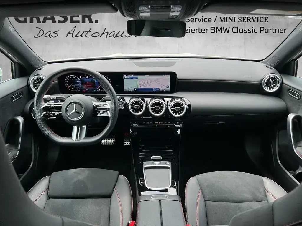 Gebraucht Mercedes A220 Advanced Plus 190 PS (139 kW) 2024 Weiß Limousine