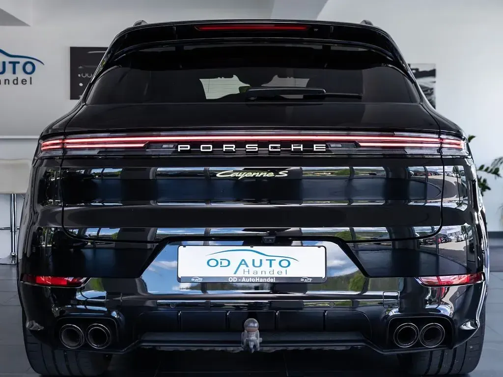 Gebraucht Porsche Cayenne S E-Hybrid 519 PS (381 kW) 2025 Schwarz SUV