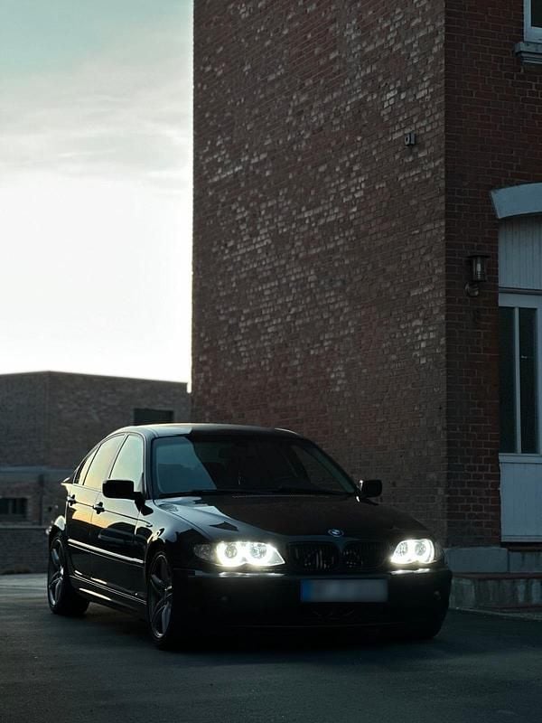 Gebraucht BMW 320 150 PS (110 kW) 2004 Schwarz Limousine