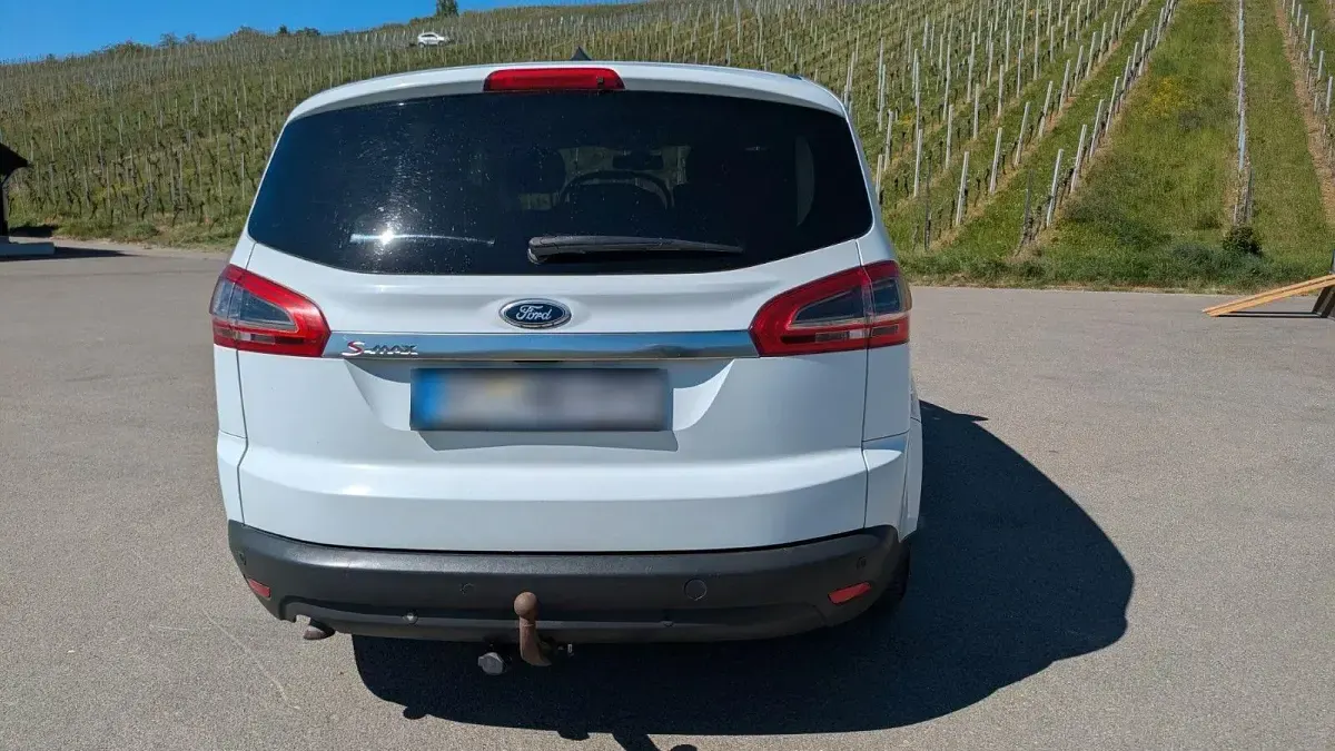 Gebraucht Ford S-MAX Titanium 140 PS (102 kW) 2011 Weiß Van / Kleinbus
