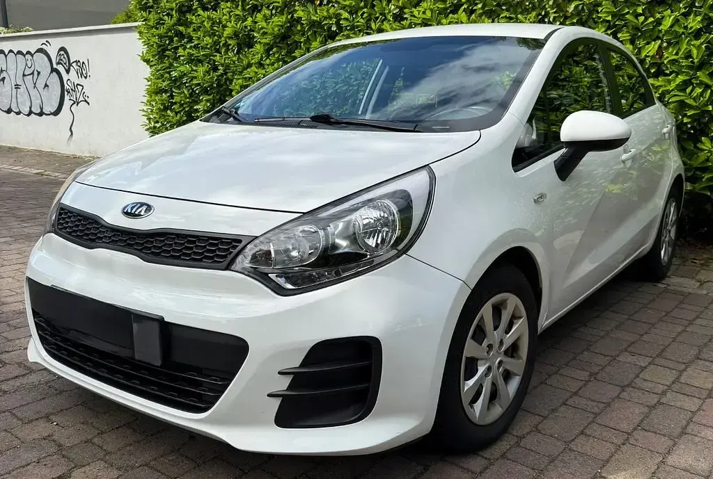 Gebraucht Kia Rio 84 PS (61 kW) 2016 Weiß Kleinwagen