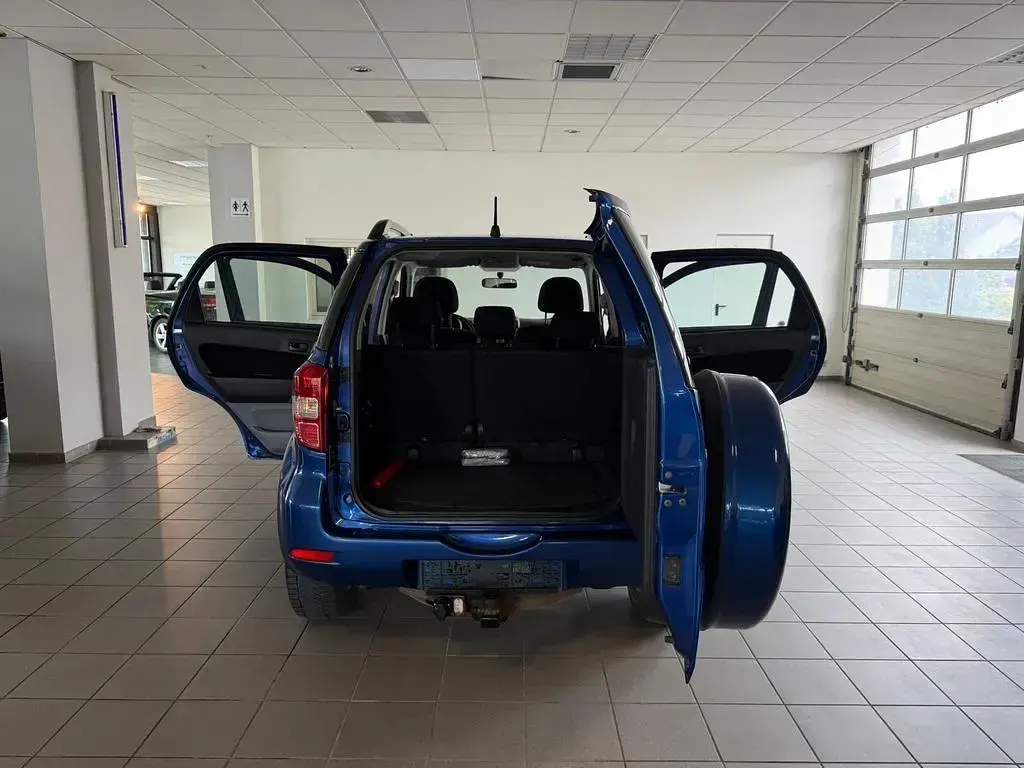 Second-hand Daihatsu Terios 105 CP (77 kW) 2008 Albastru SUV
