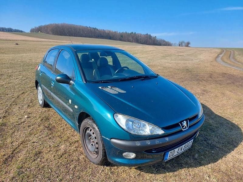 Gebraucht Peugeot 206 75 PS (55 kW) 1999 Grün Kleinwagen