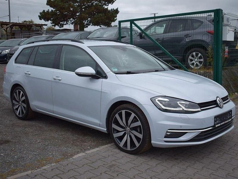 Gebraucht VW Golf VII Highline 150 PS (110 kW) 2018 Silber Kombi