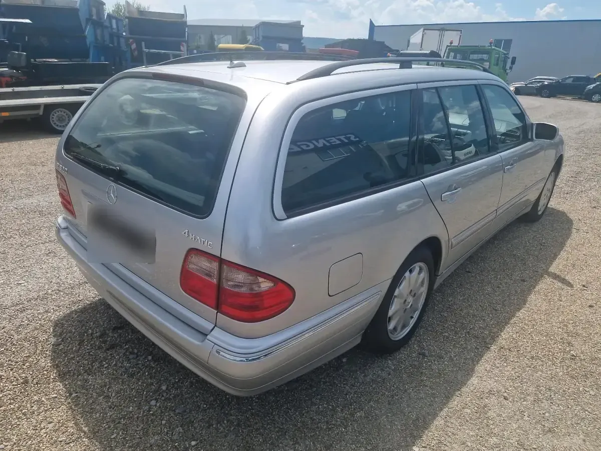 Gebraucht Mercedes E320 224 PS (164 kW) 2001 Silber Kombi