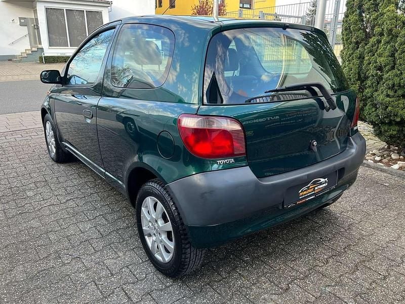Gebraucht Toyota Yaris 68 PS (50 kW) 2002 Dark green mica Kleinwagen