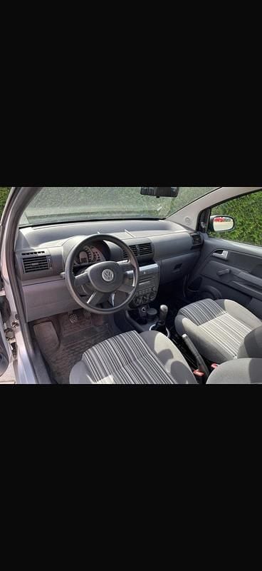 Second-hand VW Fox 69 CP (50 kW) 2005 Argintiu Hatchback