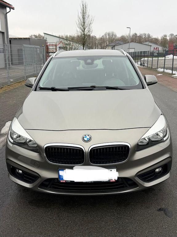 Gebraucht BMW 216 Active Tourer 116 PS (85 kW) 2015 Silber Van / Kleinbus