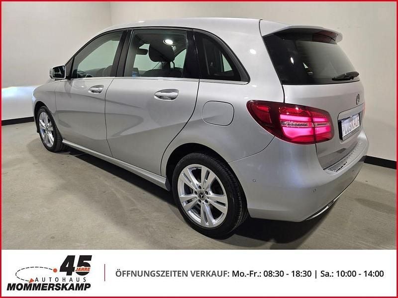 Gebraucht Mercedes B180 109 PS (80 kW) 2018 Grau Van / Kleinbus