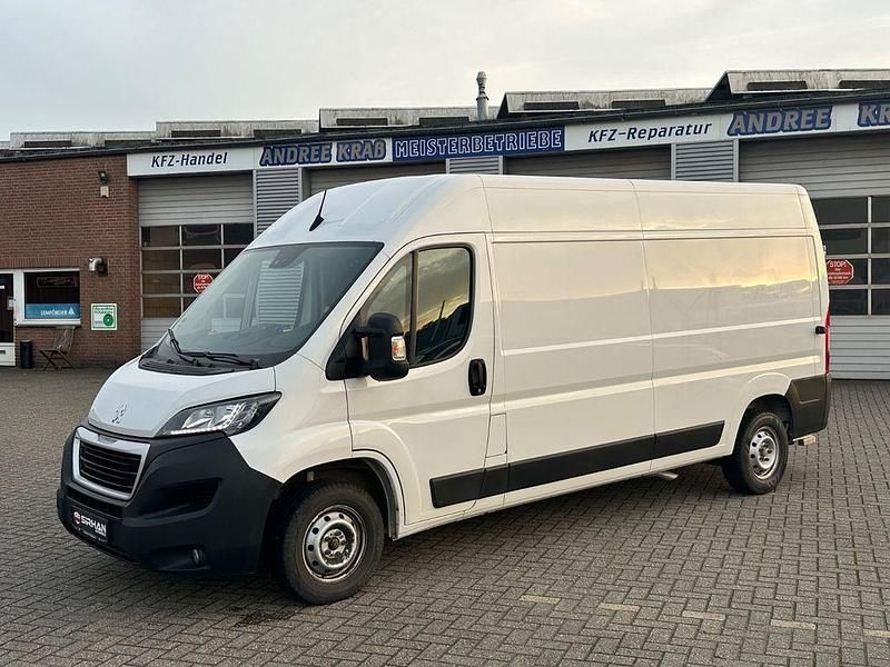 Weiß Gebraucht 2022 Peugeot Boxer Premium Van | 18.950 € (Fairer Preis) - Bild 1/4