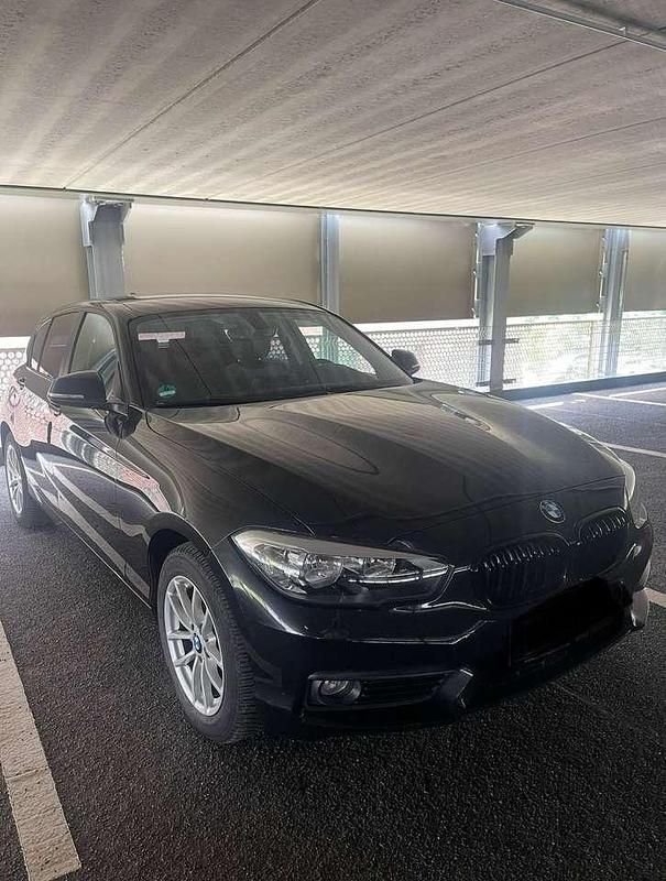 Schwarz Gebraucht 2018 BMW 118 Advantage Kleinwagen | 17.000 € (Teuer) - Bild 1/4