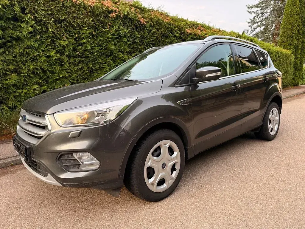 Gebraucht Ford Kuga Cool & Connect 120 PS (88 kW) 2018 Grau SUV