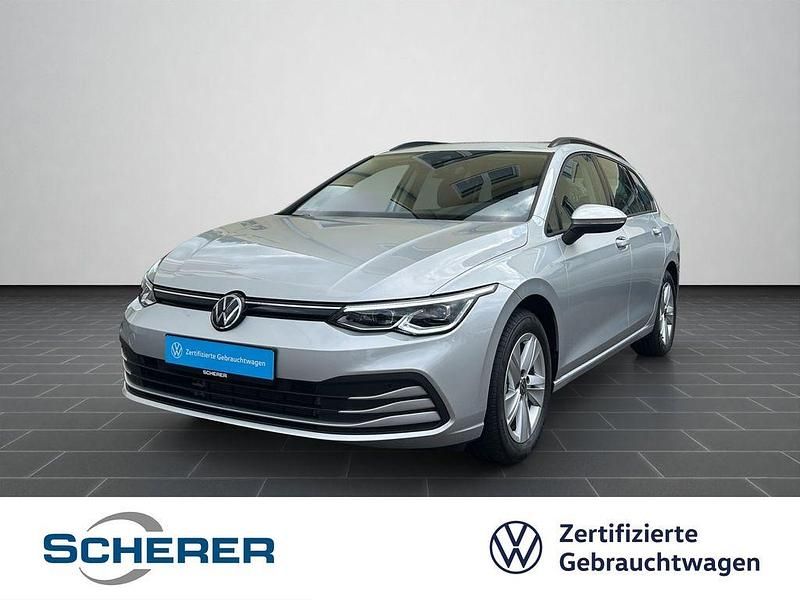 Reflexsilber metallic (metallic) Gebraucht 2023 VW Golf VIII Life Limousine | 25.600 € (Fairer Preis) - Bild 1/3