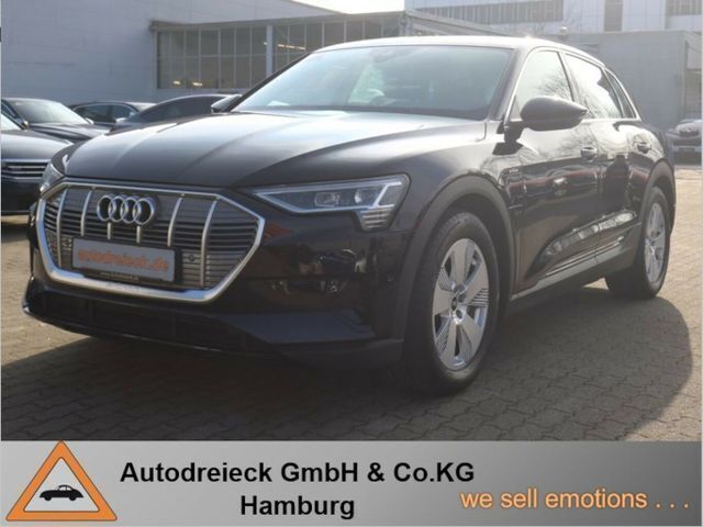 Brillantschwarz Gebraucht 2021 Audi e-tron Comfort SUV | 30.950 € - Bild 1/1