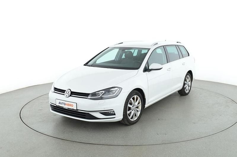 Weiß Gebraucht 2018 VW Golf VII Highline Kombi | 16.680 € (Fairer Preis) - Bild 1/3