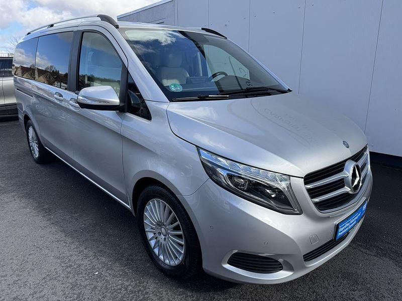 Gebraucht Mercedes V220 Edition 163 PS (119 kW) 2014 Silber Van / Kleinbus