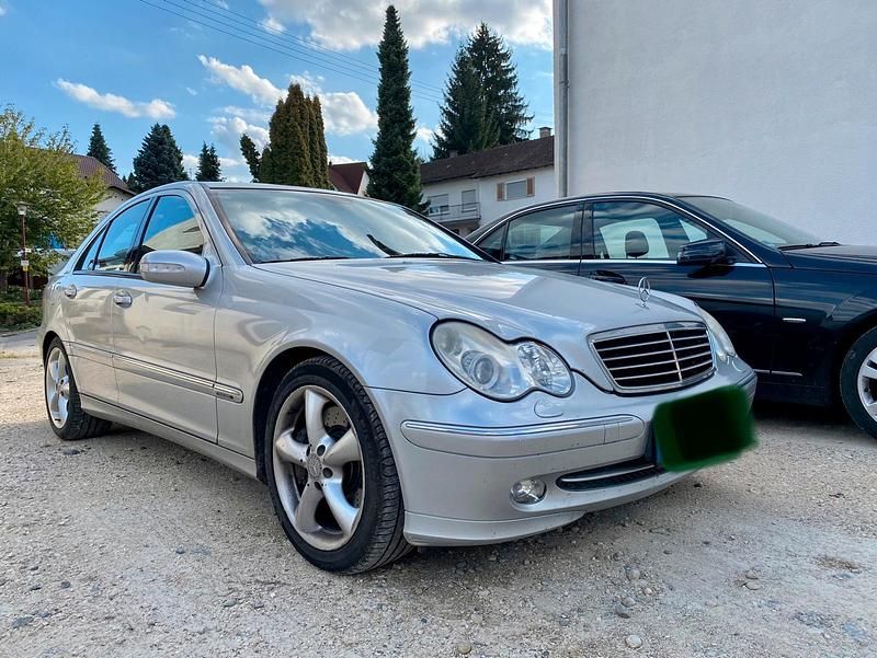 Silber Gebraucht 2003 Mercedes C200 Limousine | 2.950 € - Bild 1/4