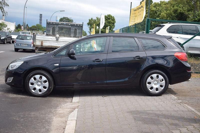 Gebraucht Opel Astra Design Edition 120 PS (88 kW) 2011 Schwarz Kombi