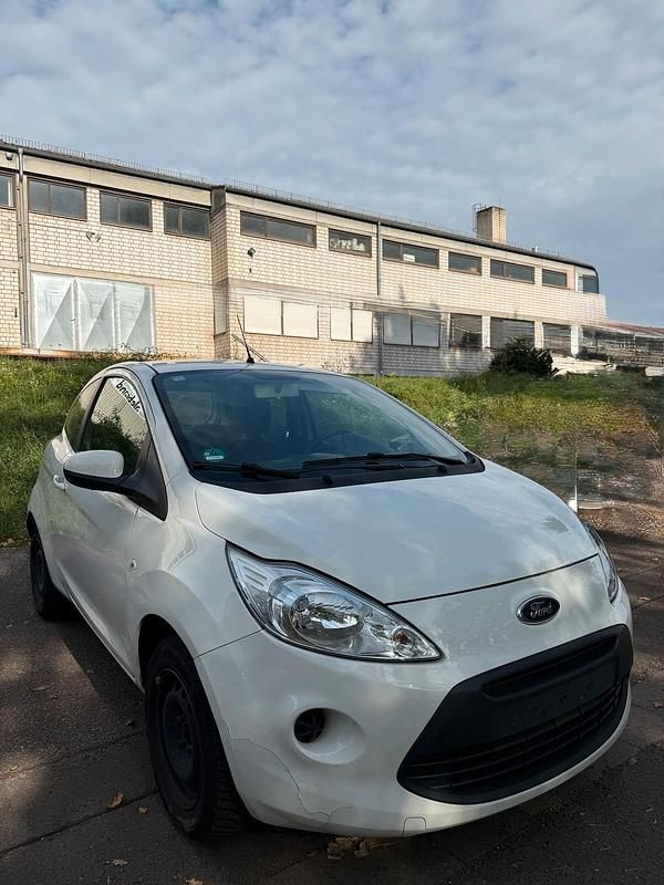 Weiß Gebraucht 2014 Ford Ka Kleinwagen | 3.650 € (Guter Preis) - Bild 1/4