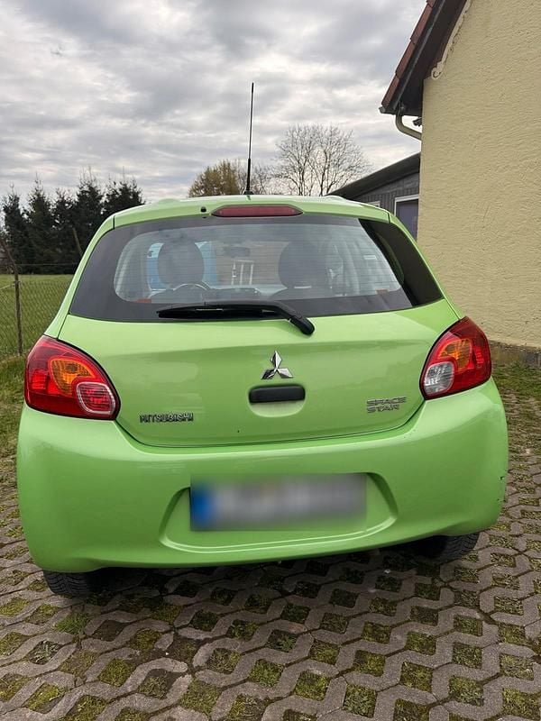 Gebraucht Mitsubishi Space Star 71 PS (52 kW) 2014 Grün Van / Kleinbus