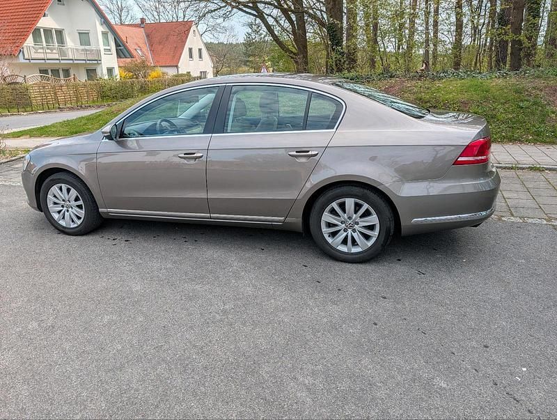 Gebraucht VW Passat 2011 Andere farben Limousine
